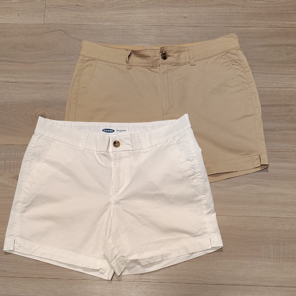 Old Navy Women’s Shorts - White & Khaki Two-Pack